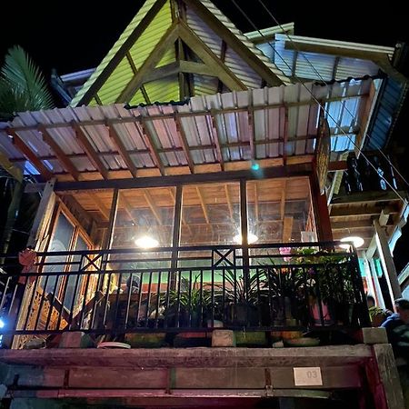 Smiley'S Homestay Berastagi Eksteriør bilde