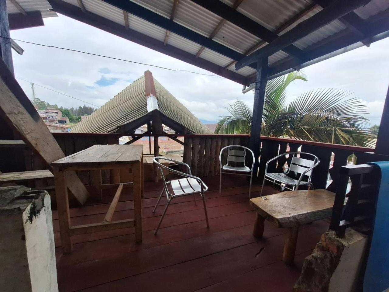 Smiley'S Homestay Berastagi Eksteriør bilde